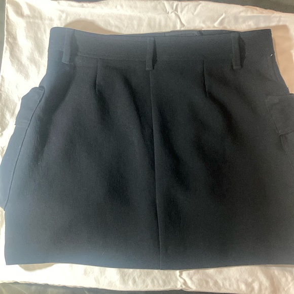 Aritzia Black mini skirt - Picture 5 of 5